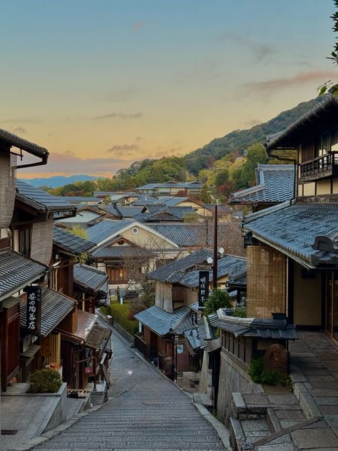 Japanese Village Aesthetic, Traditional Japanese Town, Traditional Japanese Temple, Twilight Town, Japan Village, Kiyomizu-dera Temple, Japanese Town, The Mage, Japanese Mountains