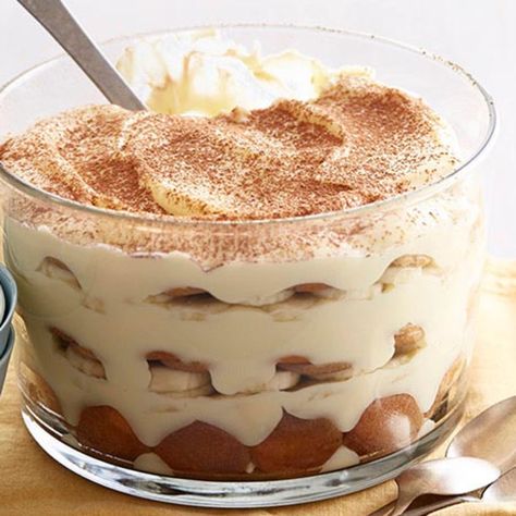 Classic Tiramisu Recipe, Cheesecake Trifle, Pumpkin Cheesecake Bars, Trifle Pudding, Comfort Desserts, Trifle Dish, Tiramisu Recipe, Creamy Desserts, Pumpkin Cheesecake