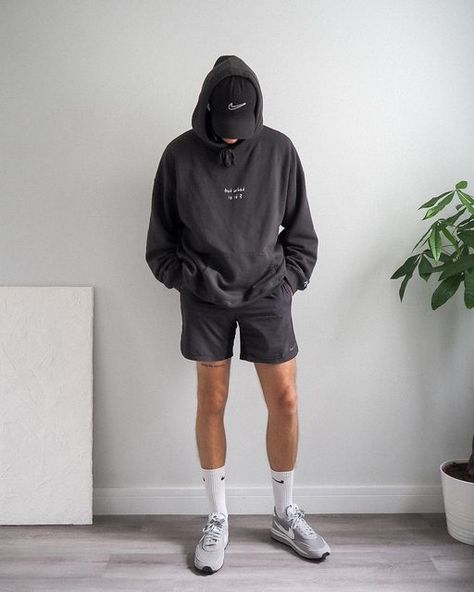 Men Sporty Fashion, Athletic Wear Outfits Men, Athleisure For Men, Men Sportswear Outfits, Men Gym Fits, Gym Look Men, Fitness Outfit Men, Chill Outfit Men, Athletic Mens Outfits