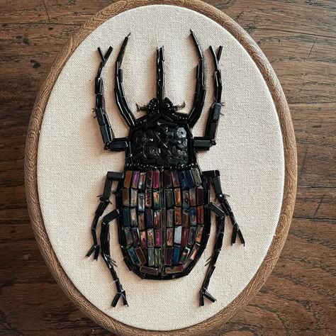 Beaded Beetle Tutorial, Embroidery Beetle, Beetle Embroidery, Embroidered Bugs, Beetle Pattern, Bug Embroidery, Insect Embroidery, Beaded Bugs, Bugs Embroidery