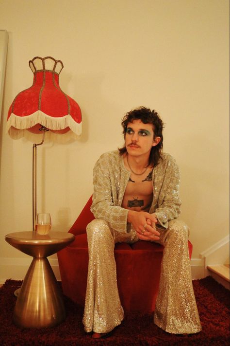 Female Gaze Men, Jenna Allard, Disco Outfit Men, Queer Prom, 70s Glam Rock, Darkest Minds, Kurtis Conner, Photography Reference, Female Gaze