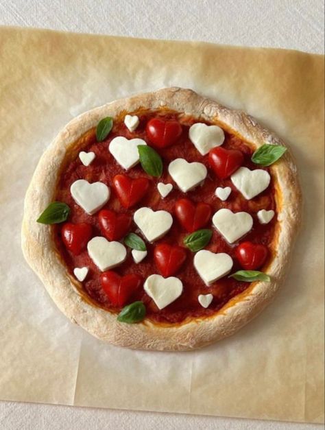 Cute Pizza, A Pizza, Food Obsession, Cafe Food, Pretty Food, Creative Food, Diy Food, Cute Food, Food Design