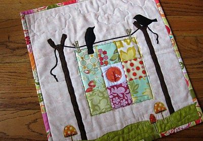 Small Quilt Projects, Quilted Wall Hanging, Quilt Modernen, Fabric Postcards, Blog Art, Bird Quilt, Miniature Quilts, Nine Patch, Doll Quilt