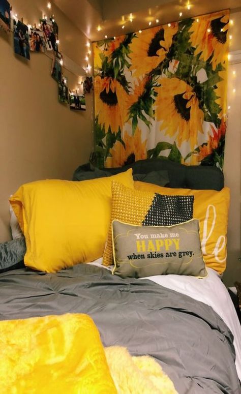 Sunflower Room, Cute Dorm, Dorm Inspiration, Stylish Bedroom Design, Girls Dorm Room, Yellow Bedding, Yellow Theme, Cute Dorm Rooms, Yellow Living Room