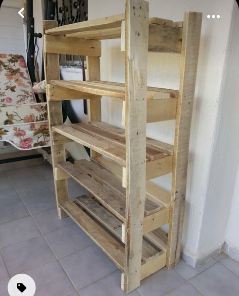 Diy Pallet Shelving, Pallet Projects Shelves, Palet Shelves Diy, Wooden Pallet Shelves Diy, Pallet Shelving Ideas, Pallet Shelves Storage, Palette Shelves, Diy Pallet Shelves, Pallet Shelves Diy