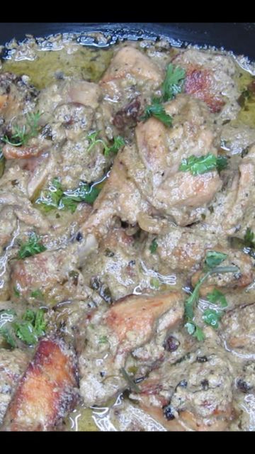 Afgani Chicken Recipe, Chicken With Gravy, Chicken Items, White Gravy, Indian Chicken, Indian Recipes, Curries, Curry Chicken, International Recipes