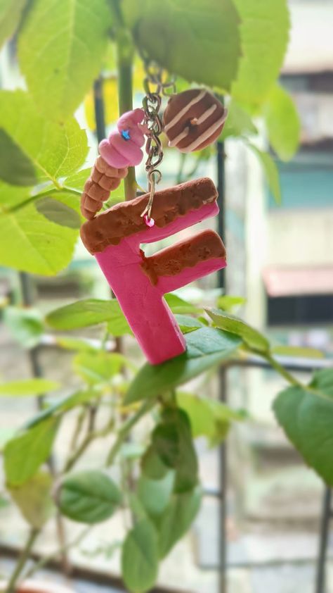 #clay #polymerclay #art Super Light Clay, F Alphabet, Alphabet Keychain, Clay Keychain, Light Clay, Cute Clay, Easy Diy Art, Sculpture Clay, Diy Prints