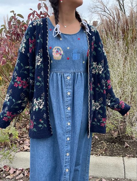 Cottagecore Winter Outfits Aesthetic, Cottagecore Cardigan Outfit, Grandmacore Outfit Aesthetic, Grandma Core Aesthetic Outfits, Grandma Cardigan Outfit, Plus Size Cottagecore Outfits, Vintage Grandma Aesthetic, Spring Cottagecore Outfits, Grandma Fashion Aesthetic