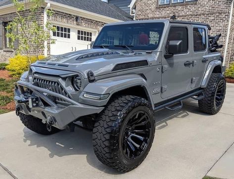 Lifted Wrangler, Wrangler Modified, Jeep Tires, Jeep Wrangler Ideas, Mobil Off Road, Jeep Sahara, Jeep Sport, Lifted Jeep Wrangler, Off Road Cars