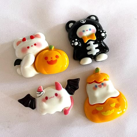 Cute flat back resin cabochons in shapes of cute spooky ghosts for Halloween! Perfect for diy hair accessories, decoden phone cases, or diy gift idea for breakfast food lovers.  Set includes ONE of each of the following: - Pumpkin Ghost  - Ghost Bat  - Skeleton Ghost Cat - Teddy Bear Ghost with Pumpkin Each set will thus have 6 cute food themed cabochons for you to play around with.  Size: ranges from 20mm to 30mm (0.78" to 1.18") Buy more to save more! Available in 1 set, 3 set, 5 sets. Bear Ghost, Skeleton Ghost, Scary Cakes, Bat Skeleton, Spooky Dinner, Cute Creepy, Ghost Cake, Halloween Gift Ideas, Halloween Themed Food