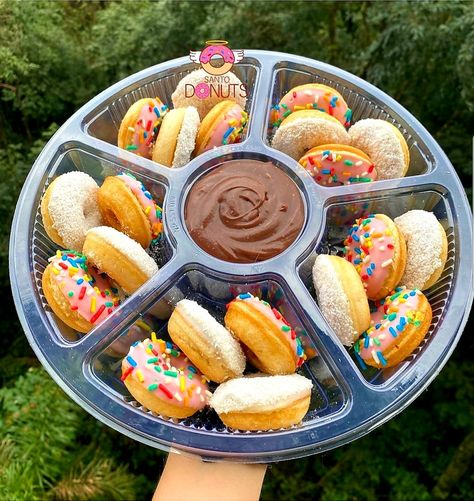 Mini Donuts Ideas, Donut Delivery, Bread Packaging, Special Birthday Cakes, Donut Dessert, Mini Doughnuts, 20k Followers, Good Eat, Donut Shop