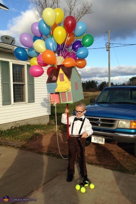 Carl from Up - Halloween Costume Contest via @costume_works Carl From Up Costume, Homemade Costumes For Boys, Disfraz Up, Farm Halloween, Book Week Ideas, Great Costume Ideas, Up Halloween Costumes, Costumes For Boys, Boys Diy