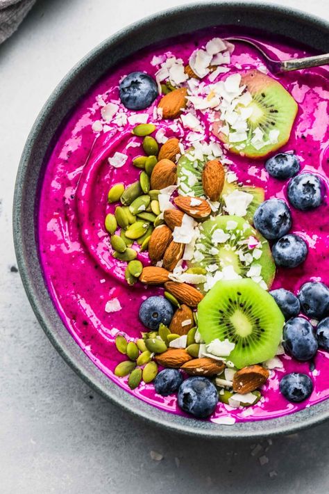 Dragon Fruit Smoothie Bowl Recipe, Dragon Fruit Bowl, Fruit Smoothie Bowl, Dragon Fruit Smoothie Bowl, Pitaya Smoothie, Pitaya Bowl, Acai Bowls Recipe, Dragon Fruit Smoothie, Breakfast Smoothie Bowl