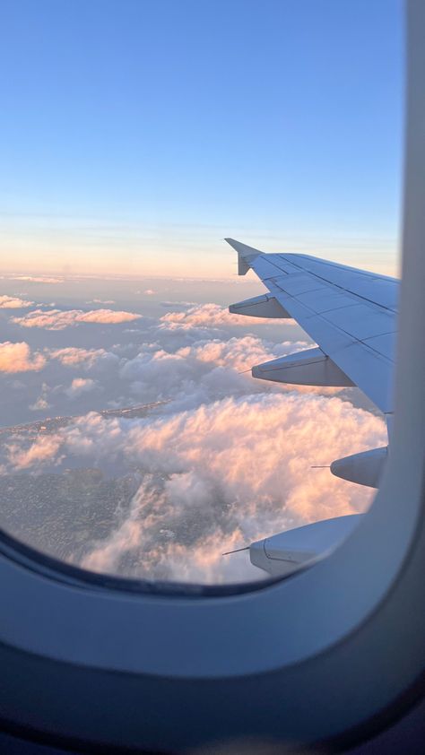 inside a plane, soaring above clouds, sun going down With God Everything Is Possible, Airplane Aesthetic, Airplane Window View, Airplane Wallpaper, Airport Aesthetic, Sunset Beautiful, Airplane Window, Aesthetic Sky, Airplane Mode