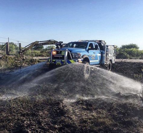 Skeeter Brush Truck Zombie Apocalypse Vehicle Trucks, Tiller Fire Truck, Ems Vehicles, Brush Truck, Firefighter Humor, Forest Ranger, Tonka Trucks, Wildland Fire, Custom Truck Beds