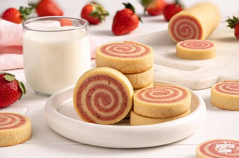 A cookie that’s delicious, easy, and fun? These<strong> </strong>Strawberry Pinwheel Cookies check all of the boxes. Chef Eddy spruced up a classic cookie with a contemporary twist. Thanks to freeze-dried fruit, this beautiful cookie recipe has natural fruit flavor. Homemade Sugar Cookie Dough, Easter Egg Sugar Cookies, Cream Cheese Sugar Cookies, Moist Lemon Cake, Whipped Shortbread Cookies, Cut Out Cookie Recipe, Homemade Sugar Cookies, Pinwheel Cookies, Lime Cheesecake