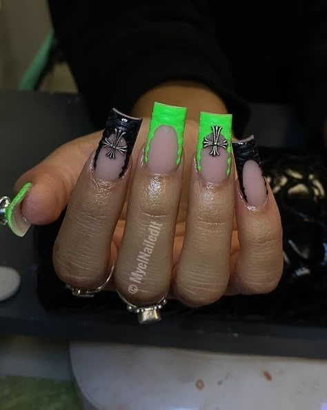 Shego Snake skin Nails Feet Manicure, Snake Skin Nails, Artist Nails, Holloween Nails, Green Acrylic Nails, Nails Inspired, Prom 2024, Colored Acrylic Nails, Plain Jane