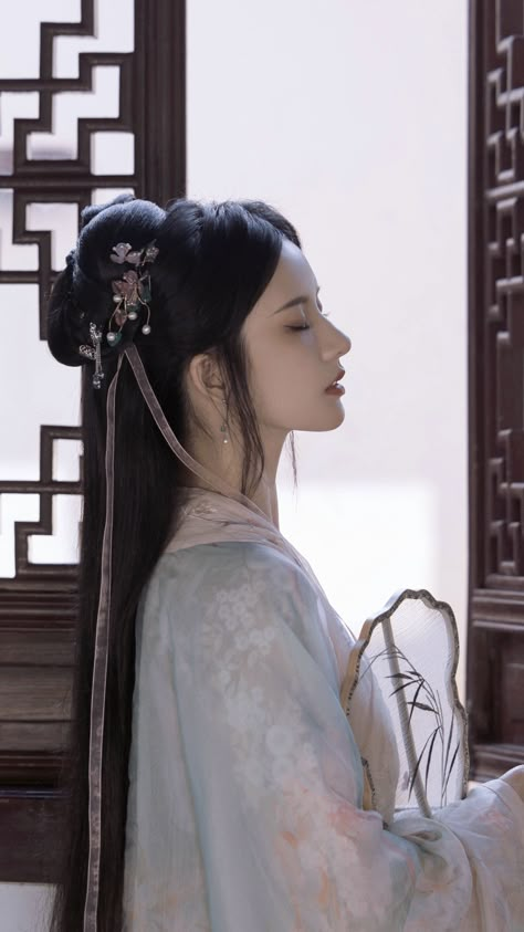 Ancient Japanese Hairstyles, Chinese Hairstyle Traditional, Traditional Japanese Hairstyle, Traditional Asian Hairstyles, Chinese Traditional Hairstyles, Japanese Hairstyle Traditional, Traditional Chinese Hairstyle, Ancient Chinese Hairstyles, Hanfu Hair