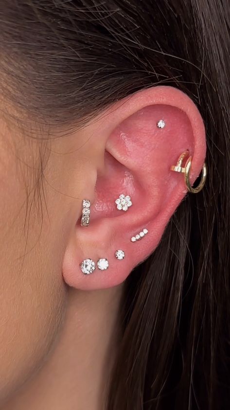 Body Piercing Ideas For Women, Conch Piercing Ideas, Piercing Inspo, Pretty Ear Piercings, Lace Tattoo, Piercing Ideas, Conch Piercing, Body Piercings, Stacked Jewelry