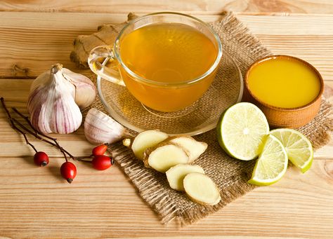 Preventing Blood Clots: Top 10 Blood-Thinning Herbs, Foods, and Supplements - Vitality Magazine Garlic Tea, Garlic Health, Turmeric Tea Recipe, Garlic Health Benefits, Bolesti Chrbta, Garlic Benefits, Herbal Teas Recipes, Ginger Benefits, Turmeric Health Benefits