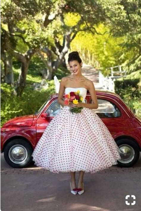 Stile Pin Up, Polka Dot Wedding Dress, Wedding Dresses 50s, 50s Wedding, Rockabilly Wedding, 2016 Wedding Dresses, Retro Wedding, Moda Vintage, Red Wedding