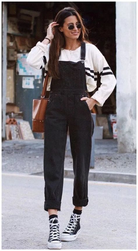 a424ed4bd3a7d6aea720b86d4a360f75desc42389347ri Spring Outfits For Teen Girls, Black Denim Jumpsuit, Trendy Spring Outfits, Black Overalls, Hipster Outfits, 2020 Trends, Winter Trends, Looks Chic, Outfits Casual