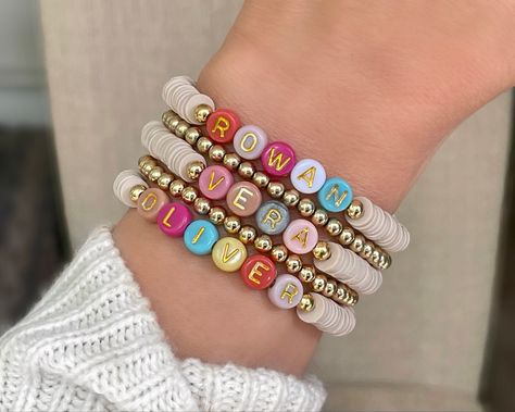 Bead Name Bracelets, School Names, Bracelets Custom, Letter Bead Bracelets, Mama Bracelet, Name Bracelets, Bff Bracelets, Word Bracelet, Diy Bracelet Designs