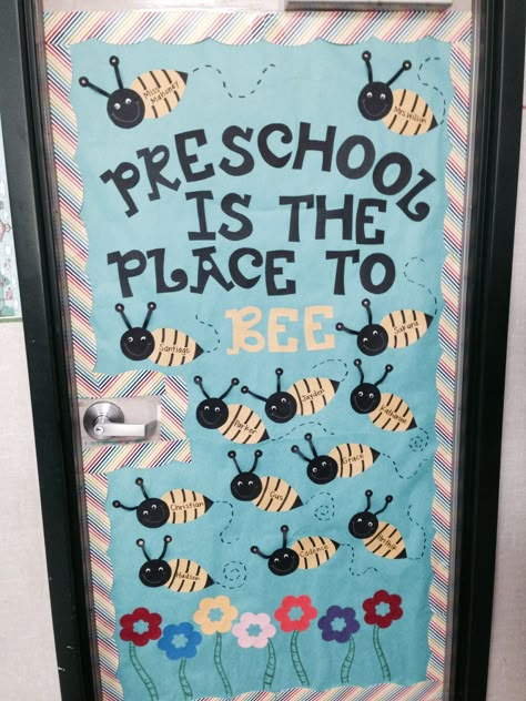 Preschool Bee Bulletin Boards, Teacher Bulletin Boards Preschool, Preschool Door Decorations Welcome Back To School, Buliton Board Ideas Preschool, 3k Classroom Themes, Welcome To School Bulletin Boards Preschool, Bugs Bulletin Board Ideas, Teacher Bulletin Board Ideas Preschool, Teacher Board Ideas Preschool