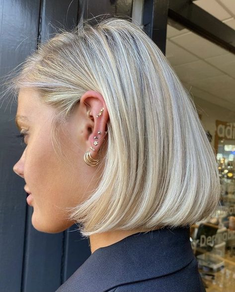 Blonde Bob Inspiration, Platinum Blonde Balayage Bob, Scandi Blonde Bob, Ashy Blonde Bob, Medium Blonde Bob, Platinum Bob, Ash Blonde Hair Color, Blonde Balayage Bob, Perfect Blonde Hair