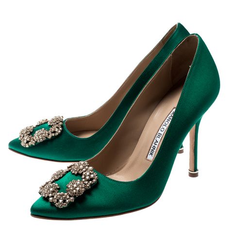 Hangisi Pumps Outfit, Green Manolo Blahnik Outfit, Vintage Manolo Blahnik Shoes, Manolo Blahnik Heels Green, Manolo Blahnik Flower Shoes, Manolo Blahnik Green, Manolo Blahnik Vintage Heels, Pumps Outfit, Manolo Blahnik Pumps