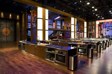 MasterChef Canada’s TV kitchen has its secrets | The Star Chef Kitchen Home, Chefs Kitchen Design, Art Cook, Clubhouse Design, English Garden Design, Masterchef Australia, Kitchen Set Up, Industrial Kitchen Design, Home Design Floor Plans