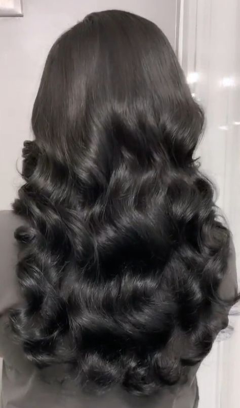 Long Black Voluminous Hair, Curled Black Hair, Benefits Of Baking Soda, Black Wavy Hair, Long Shiny Hair, Hairstyles For Layered Hair, Long Black Hair, Dream Hair, Aesthetic Hair