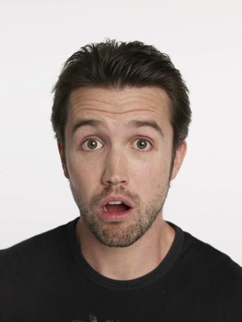 Rob McElhenney as Mac, It's Always Sunny In Philadelphia. I LOVE HIM. Mac Always Sunny, Rob Mcelhenney, Charlie Kelly, Charlie Day, Always Sunny In Philadelphia, It's Always Sunny In Philadelphia, Always Sunny, Crazy Man, Sunny In Philadelphia