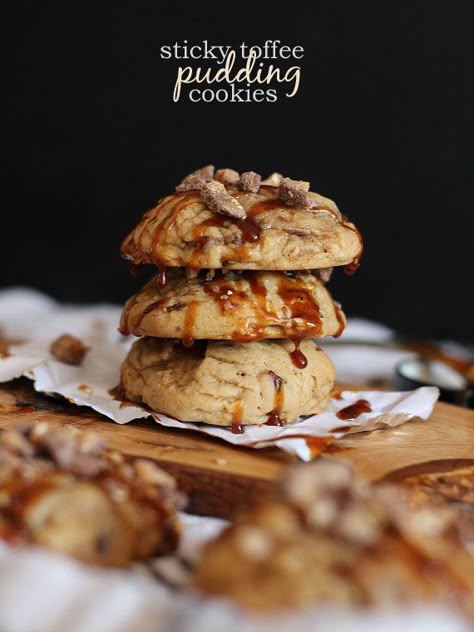 Sticky Toffee Pudding Cookies | www.cookiesandcups.com Pudding Cookies Recipes, Cookies And Cups, Delicious Christmas Cookies, Toffee Cookies, Pudding Cookies, Toffee Pudding, Sticky Toffee Pudding, Sticky Toffee, Best Christmas Cookies