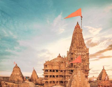 10 Famous Temples In India To Visit - Hand Luggage Only - Travel, Food & Photography Blog Dwarka Temple Drawing, Temple Png, Dwarkadhish Temple, Temple Background, Temple India, Krishna Temple, Temple Photography, Lord Krishna Hd Wallpaper, Visit India