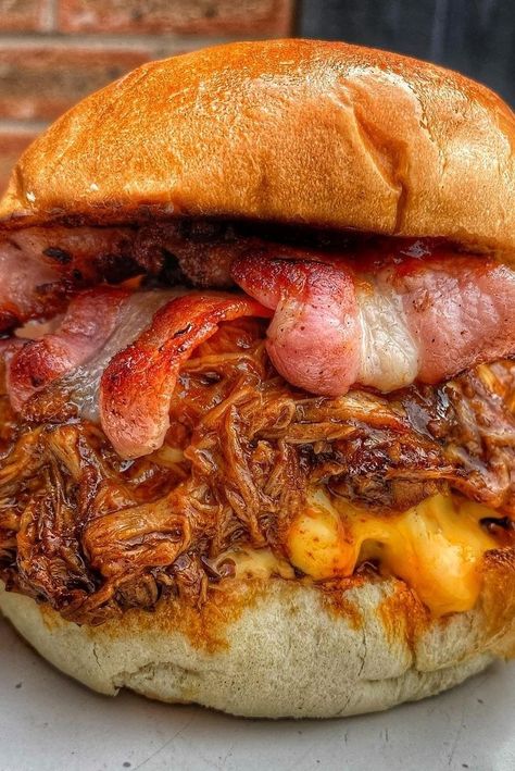 Recipes Pulled Pork, Recipe Pulled Pork, Pork Burgers Recipes, Street Food Business, Pulled Pork Burger, Pulled Pork Sandwiches, Friday Dinner, Pulled Pork Recipe, Pork Sandwiches