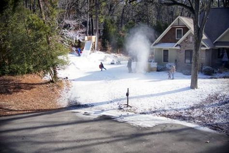 Making Fake Snow, Snow Making Machine, Sledding Party, Snow Maker, Snow Party, Snow Machine, Snow Sled, Fake Snow, Ski Lodge