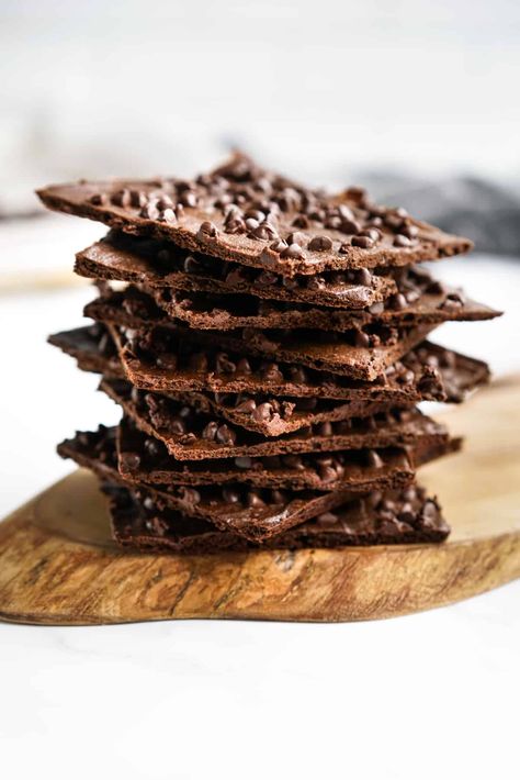 Brownie Brittle Recipe, Chocolate Brownie Bites, Brownie Brittle, Homemade Brownie, Mini Brownies, Chocolate Candy Recipes, Brittle Recipes, Chocolate Chip Brownies, Raspberry Cookies