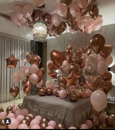 Birthday Hotel Room Decorations, Birthday Decoration For Wife, Birthday Hotel Room, Birthday Hotel, Best Living Room Ideas, Hotel Birthday Parties, Room Ideas For Girls, Surprise Birthday Decorations, Pink Hotel