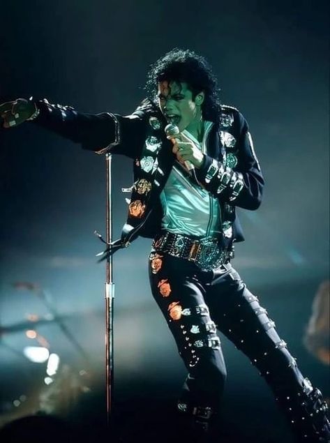 Bad Boy Entertainment, Michael Jackson Bad Tour, Mj Bad, Michael Jackson Photoshoot, Chris Columbus, Michael Jackson Bad Era, Hee Man, Michael Jackson Wallpaper, Jackson Bad