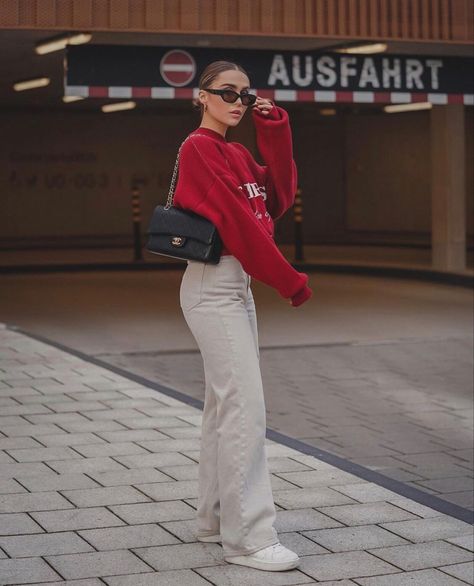 Red Pullover Outfit, Aesthetic Red Outfits, Red Sweatshirt Outfit, Red Top Outfit, Red Sweater Outfit, Red And White Outfits, Cute Thanksgiving Outfits, Mode Kimono, Red Outfits