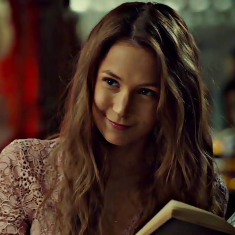 waverly earp icon | wynonna earp (season 2) Wynonna Earp Waverly, Waverly Earp, Wynonna Earp, Golden Oldies