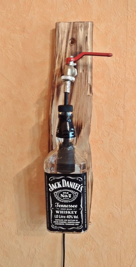 Ich freue mich, den jüngsten Neuzugang in meinem #etsy-Shop vorzustellen: Wandleuchte " Jack Daniels " Unikat,handgemacht,Wandlampe,Lampe Rustikal,Geschenkidee,Barleuchte,Sammlerstück https://etsy.me/3FH17hP #eingang #holz #weihnachten #wandeuchte #jackdaniels #beleuch Jack Daniels, Etsy Shop