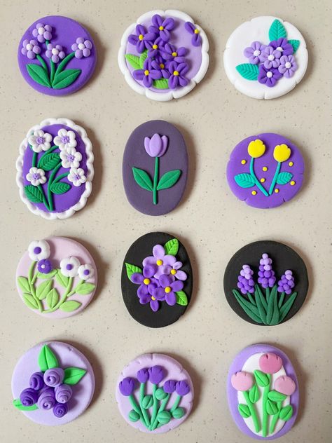 Flori Din Lut, Cercei Din Lut Polimeric, Polymer Clay Magnet, Clay Crafts For Kids, Clay Keychain, Clay Magnets, Polymer Clay Flower Jewelry, Diy Air Dry Clay, ดินปั้น Polymer Clay