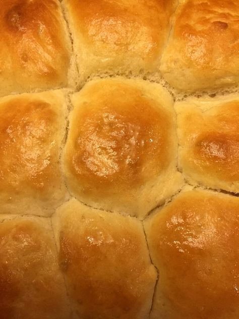 Soft Homemade Bread Machine Dinner Rolls Recipe – Melanie Cooks Diner Rolls, Bread Machine Dinner Rolls, Breadmaker Bread, Bread Machine Mixes, Bread Machine Rolls, Breadmaker Recipes, Bread Machine Cinnamon Rolls, Dinner Rolls Easy, Easy Bread Machine Recipes