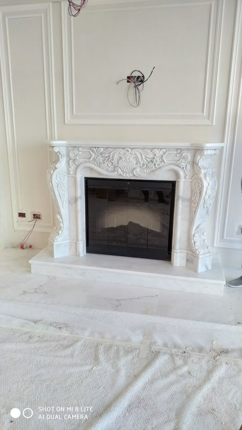 White Vintage Fireplace, Pretty Fireplaces, Small Bedroom With Fireplace, Living Room White Fireplace, French Chimney, French Style Fireplace, Ornate Fireplace, Artificial Fireplace, Beautiful Fireplaces