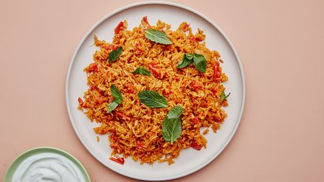 This Persian tomato rice dish, known as kateh gojeh farangi, is an ideal sweet-savory late summer comfort meal. Bademjan Recipe, Tomato Rice Recipe, Persian Rice, Simple Eating, Bon Appetite Recipes, Spiced Rice, Tomato Rice, Sauce For Rice, Dream Food