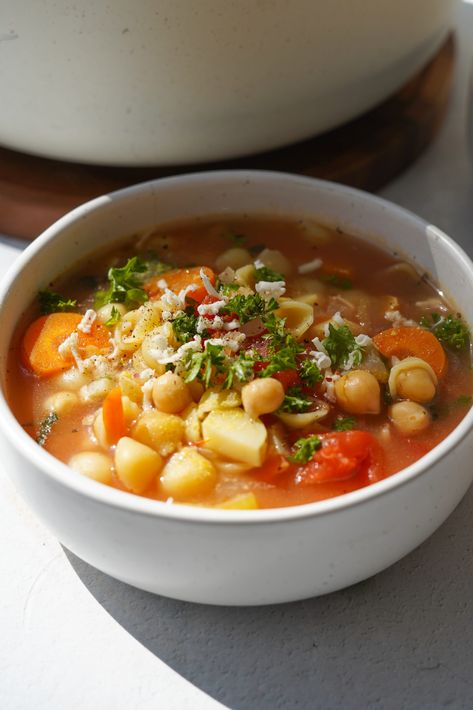 Olive Garden Minestrone Soup Olive Garden Gnocchi Soup, Olive Garden Minestrone, Carleigh Bodrug, Olive Garden Minestrone Soup, Minestrone Soup Recipe, Seasonal Produce, Italian Soup, Tomato Vegetable, Minestrone Soup