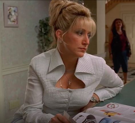 edit falco as carmela soprano in the soprano's Carmela Soprano Style, The Sopranos Carmela, Carmella Soprano Outfits, Carmela Soprano Hair, The Sopranos Pfp, Carmela Soprano Aesthetic, Carmella Soprano Costume, The Sopranos Outfits, Carmela Soprano Nails