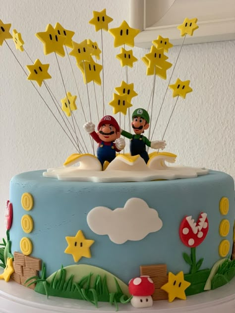 Luigi Cake, Mario Birthday Cake, Mario Bros Cake, Mario Bros Birthday Party, Super Mario Cake, Super Mario Bros Birthday Party, Super Mario Bros Party, Mario Cake, Mario Bros Birthday